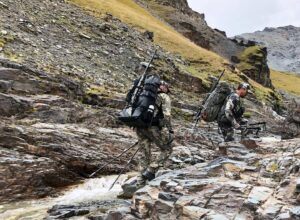 Carbon Fiber Barrels vs. Steel: Which Is Right for Your Custom Hunting Rifle?